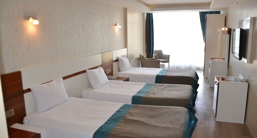 Grand Ahos Hotel & Spa