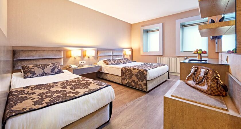 HOTEL ZEYBEK