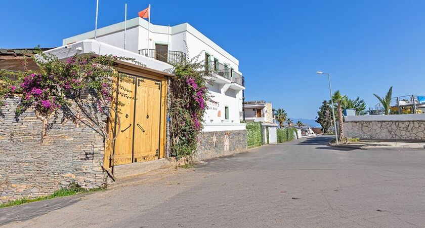 Salinas Beach Hotel
