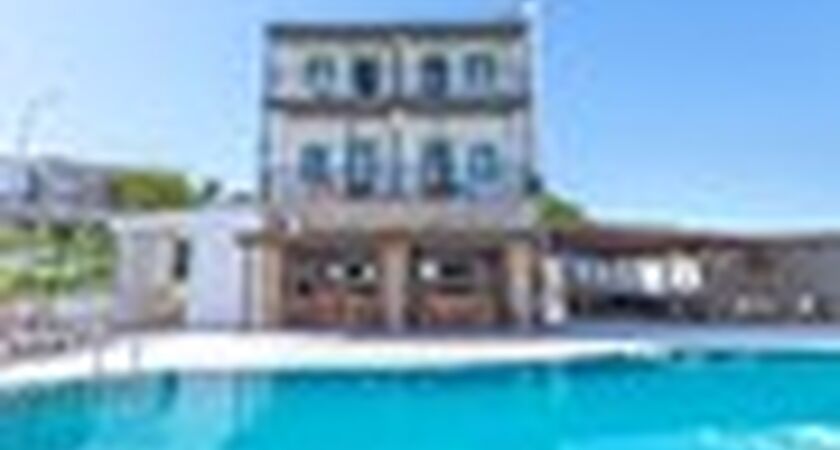 Salinas Beach Hotel