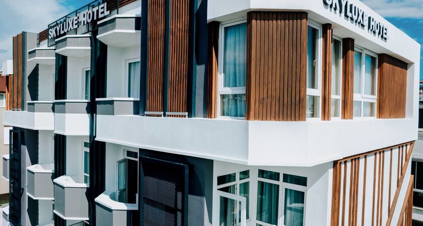 Sky Luxe Hotel