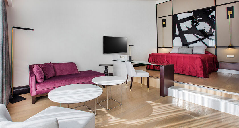 Charisma De Luxe Hotel