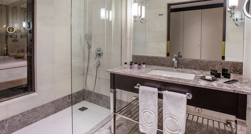 Charisma De Luxe Hotel