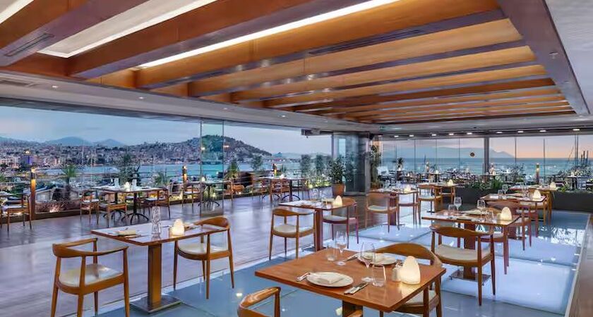 DoubleTree By Hilton Kuşadası