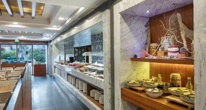 DoubleTree By Hilton Kuşadası