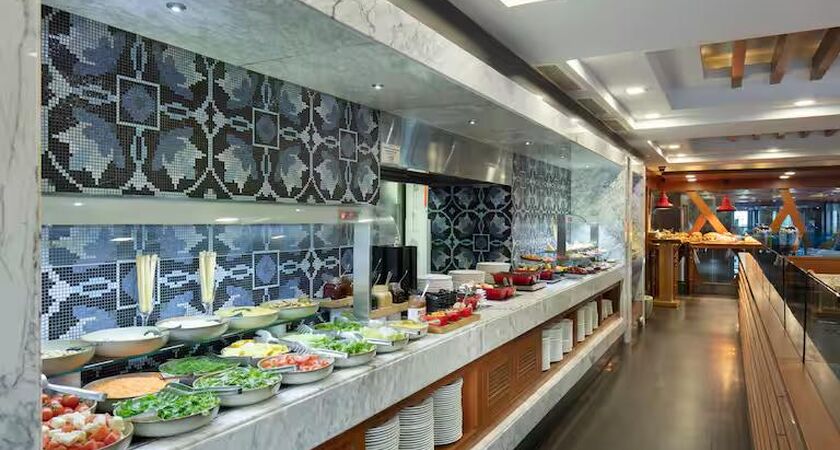 DoubleTree By Hilton Kuşadası