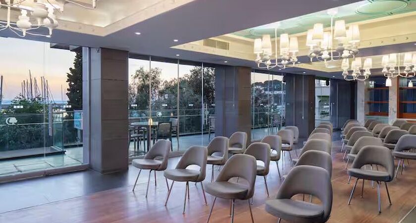 DoubleTree By Hilton Kuşadası