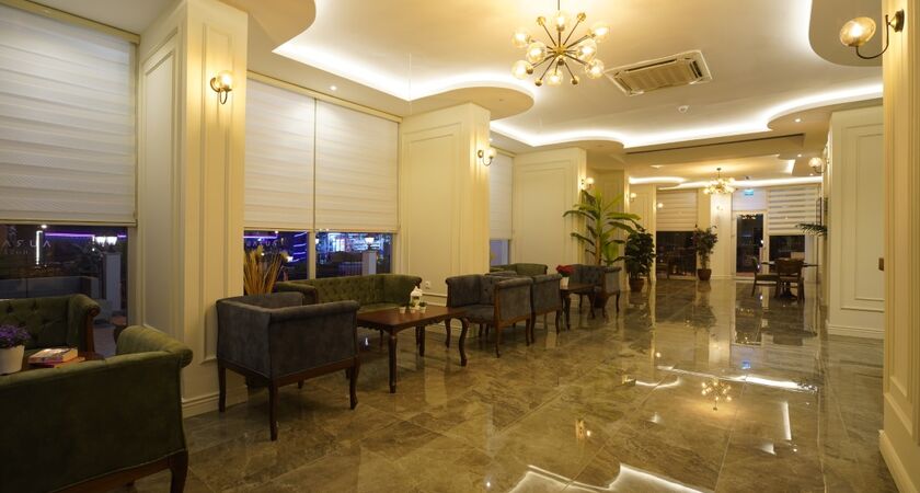 Aurasia Seaside Hotel