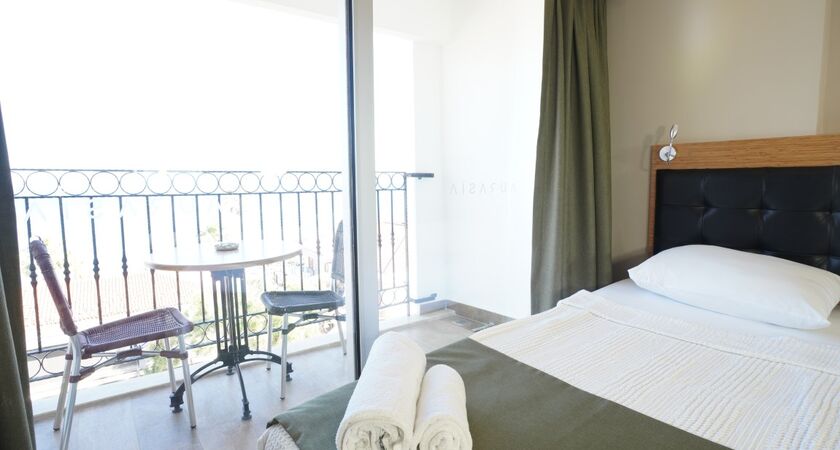 Aurasia Seaside Hotel