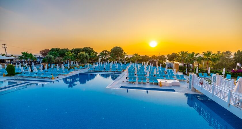 Ramada Resort  By Wyndam Kuşadası& Golf