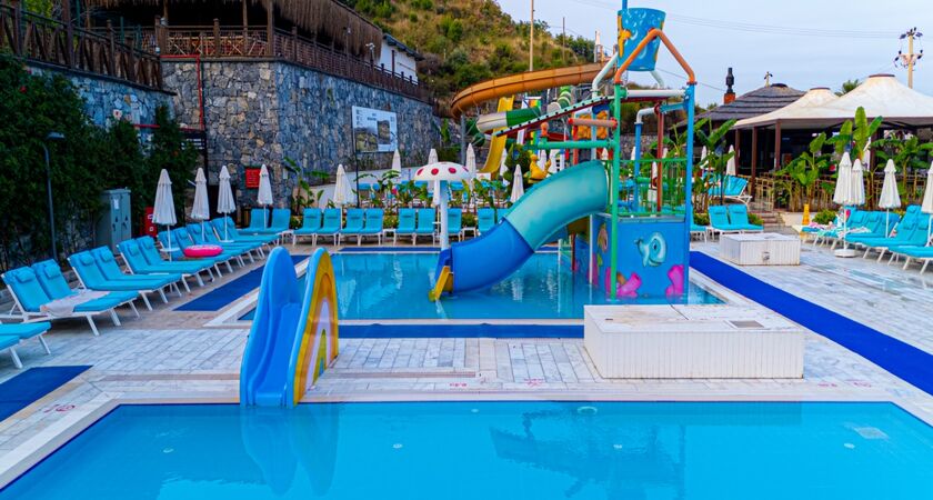 Ramada Resort  By Wyndam Kuşadası& Golf