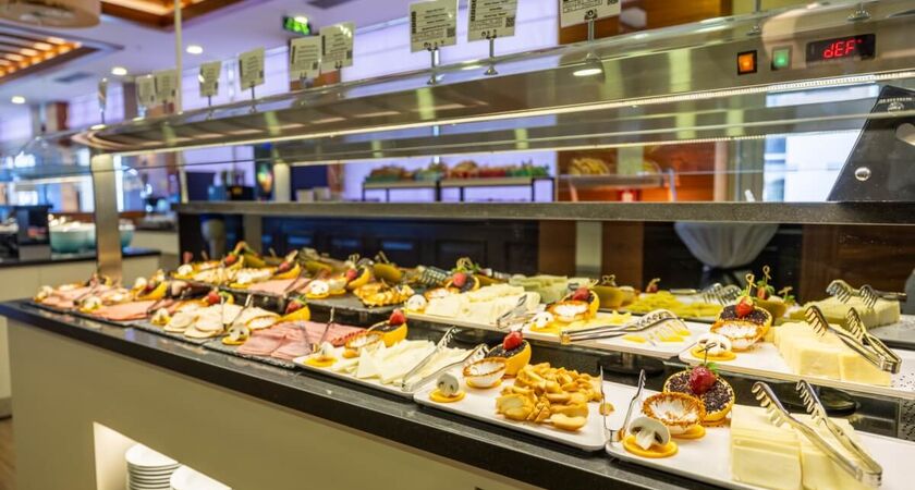 Ramada Resort  By Wyndam Kuşadası& Golf