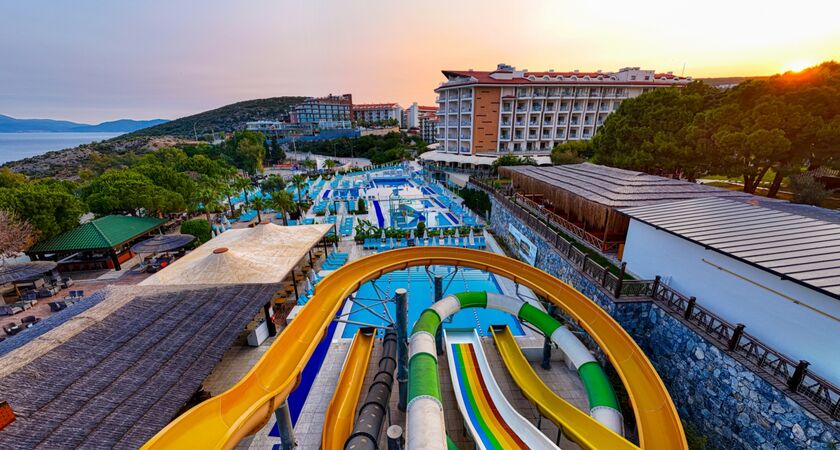 Ramada Resort  By Wyndam Kuşadası& Golf