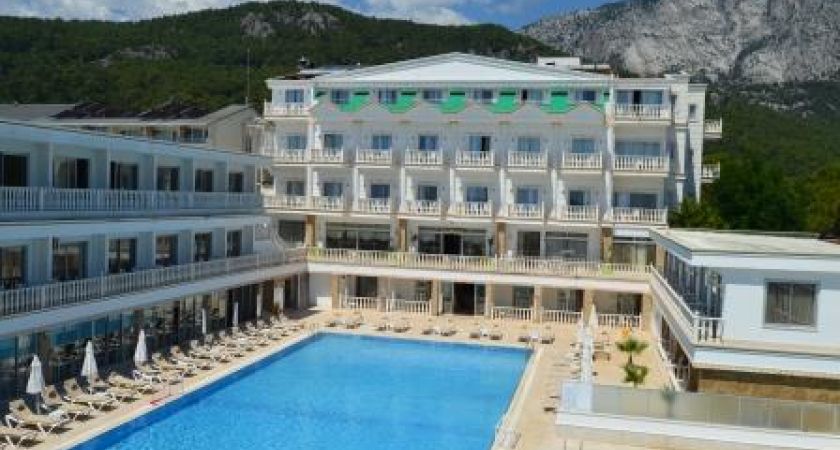 Sl La Perla Hotel