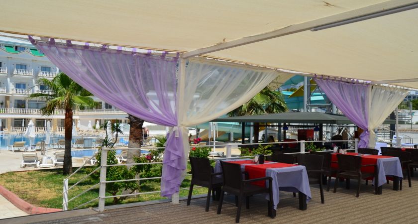 Sl La Perla Hotel