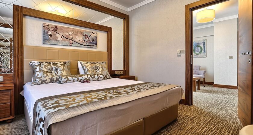 City Hotel Residence