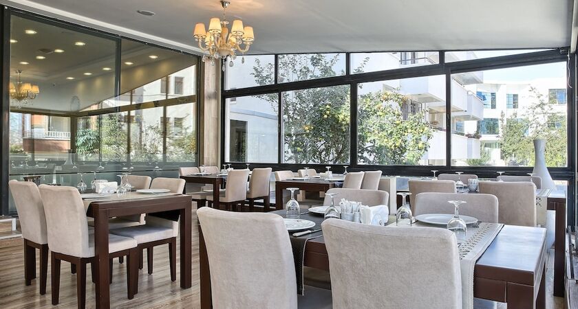 City Hotel Residence