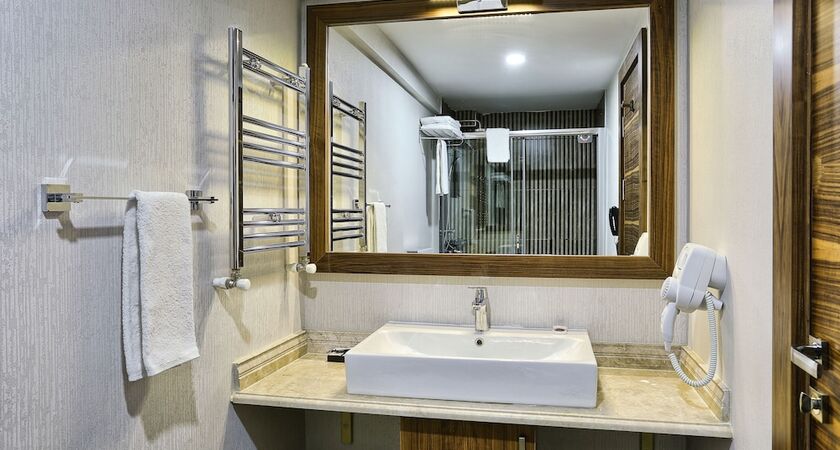 City Hotel Residence