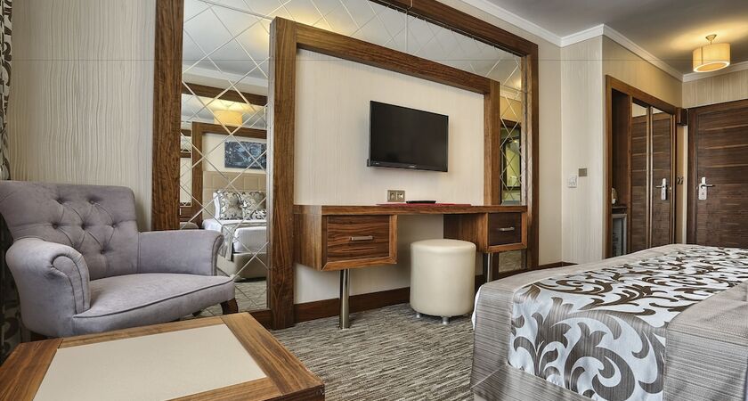 City Hotel Residence