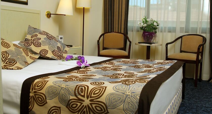 Class Hotel