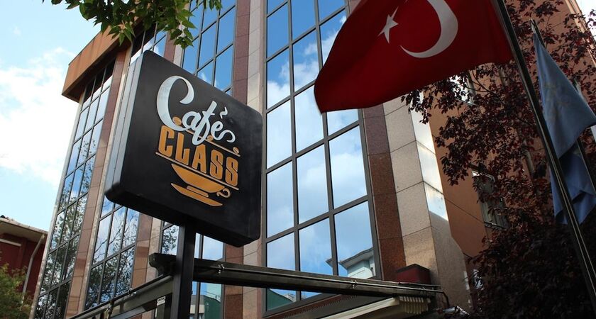 Class Hotel