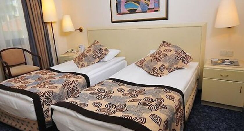 Class Hotel
