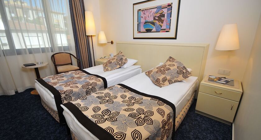 Class Hotel
