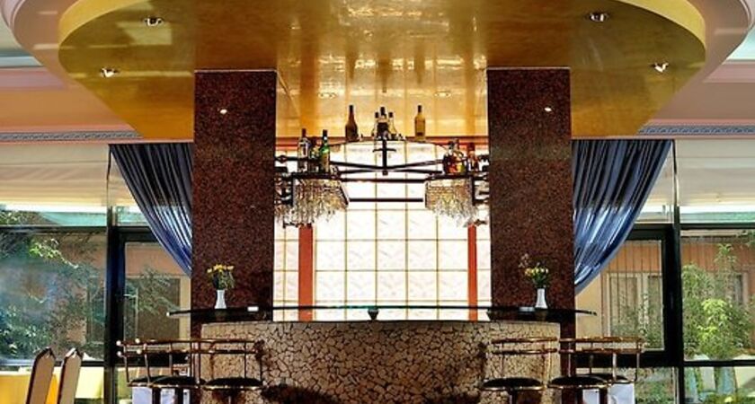 Class Hotel