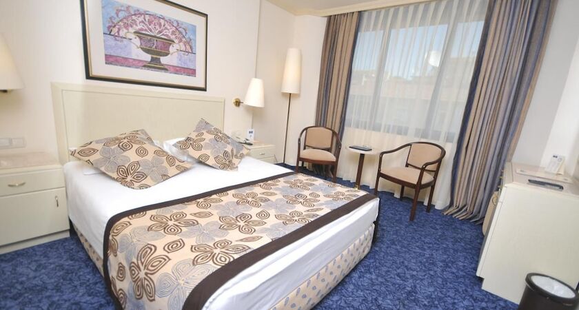 Class Hotel