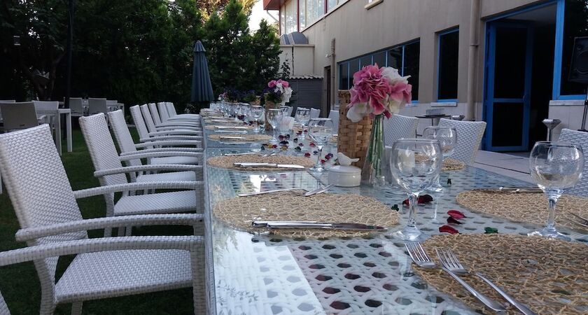 Dafne Hotel
