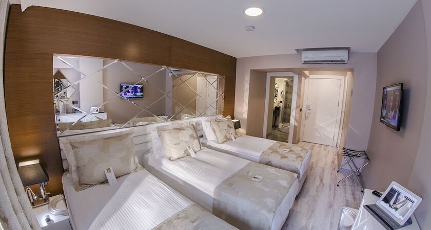 Demonti Otel