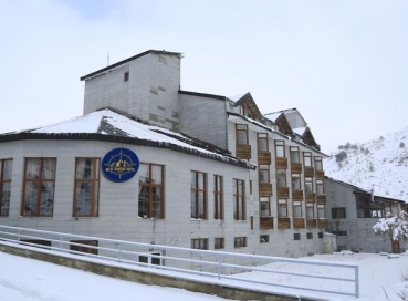 West Davraz Hotel