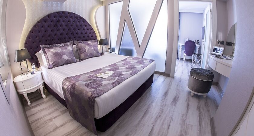 Demonti Otel