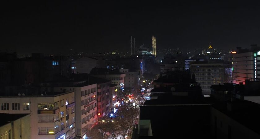 Enerji Hotel