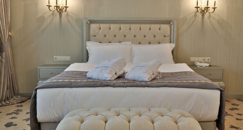 Cassiel Hotel