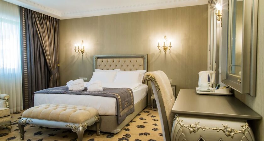Cassiel Hotel