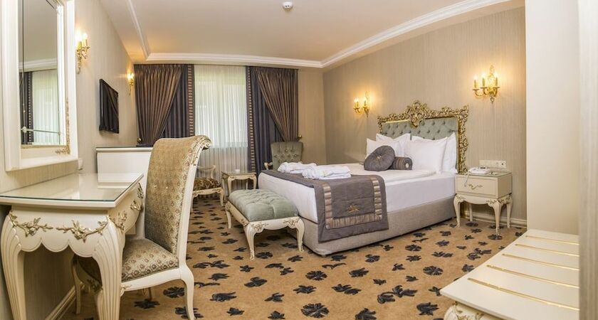 Cassiel Hotel