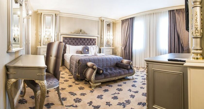 Cassiel Hotel