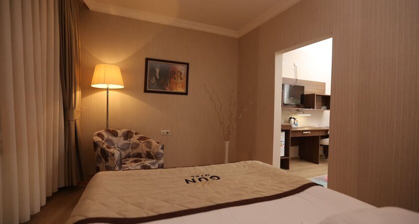 Gun Otel