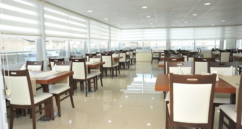 Gun Otel