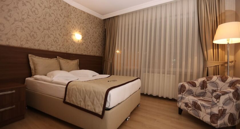 Gun Otel