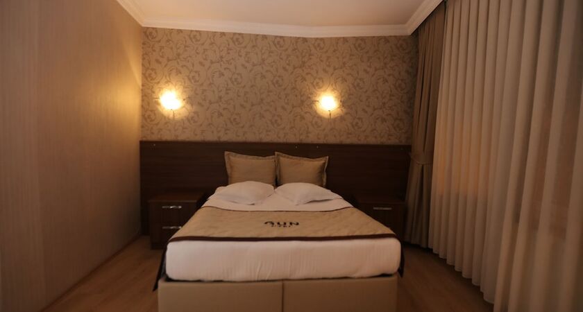 Gun Otel