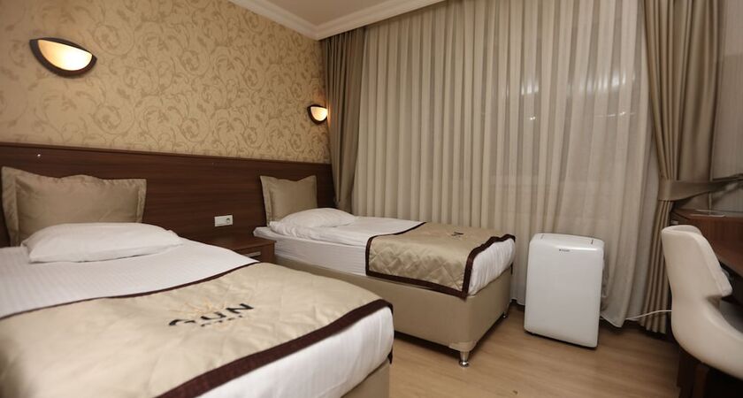 Gun Otel