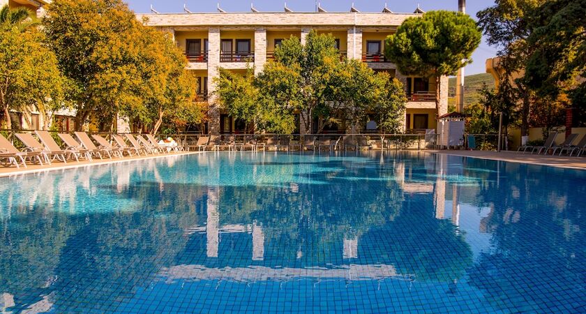 Iris Otel