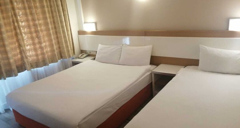 Iris Otel
