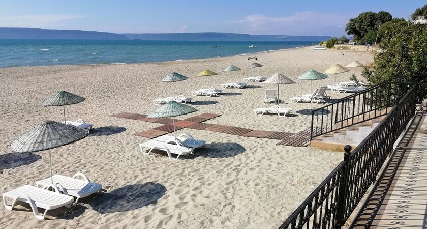Iris Otel