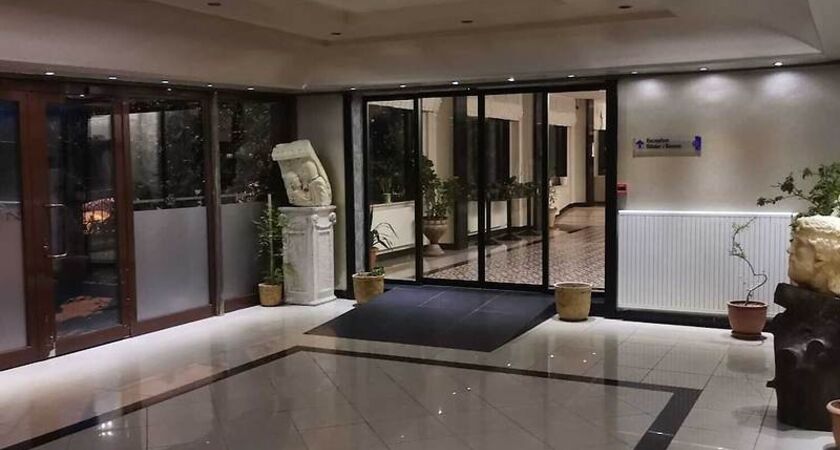 Iris Otel