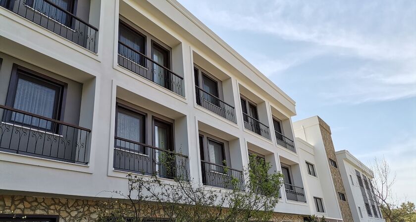 Iris Otel