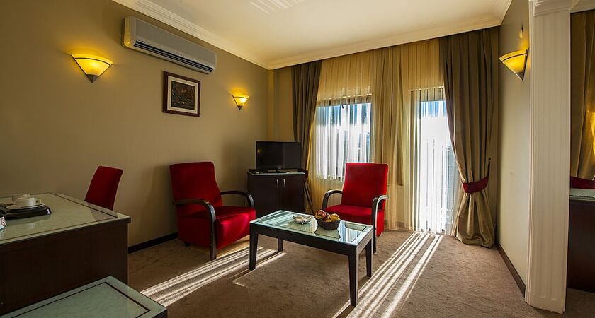 Iris Otel