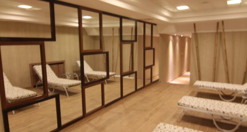 Iris Otel
